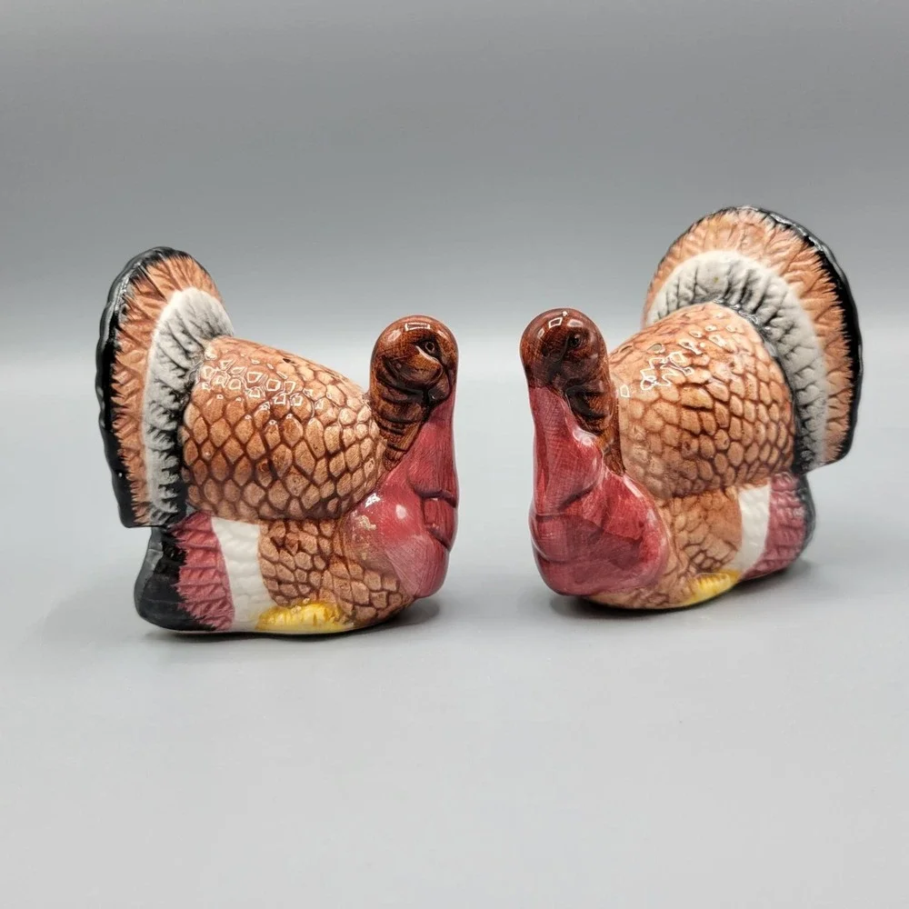 Harvest Time Handpainted Turkey Salt Pepper Shaker Set Thanksgiving Table Decor